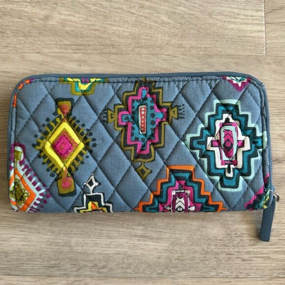 Vera Bradley Zip Around Georgia RFID Wallet Painted Medallions Pattern Retired - Picture 2 of 6